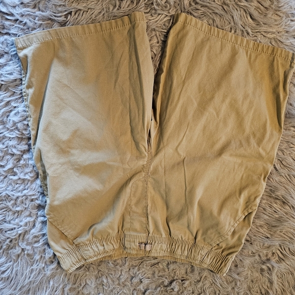 Under Armour Kids Red and Black Graphic Shorts - Picture 5 of 8